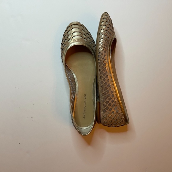 Women’s Shoes - Picture 2 of 3